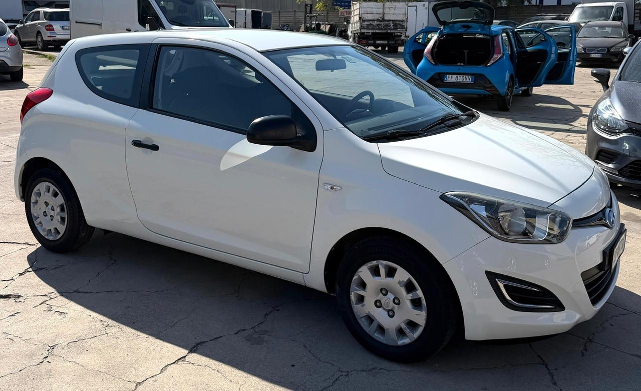 Hyundai i20 1.2 Benz 85CV 3p. Sound Edition