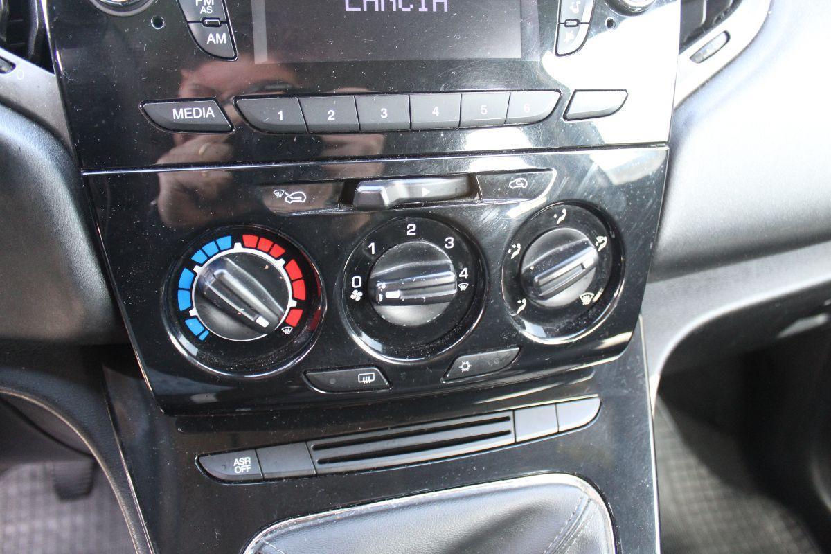 LANCIA - Ypsilon - 1.2 69 CV 5 porte Elefantino