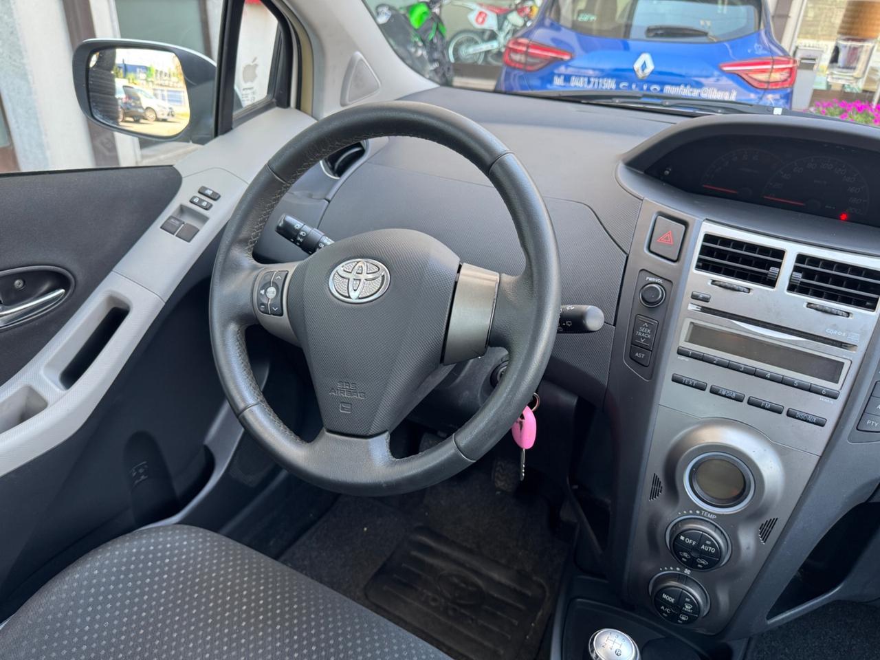 Toyota Yaris 1.0 5 porte 2011