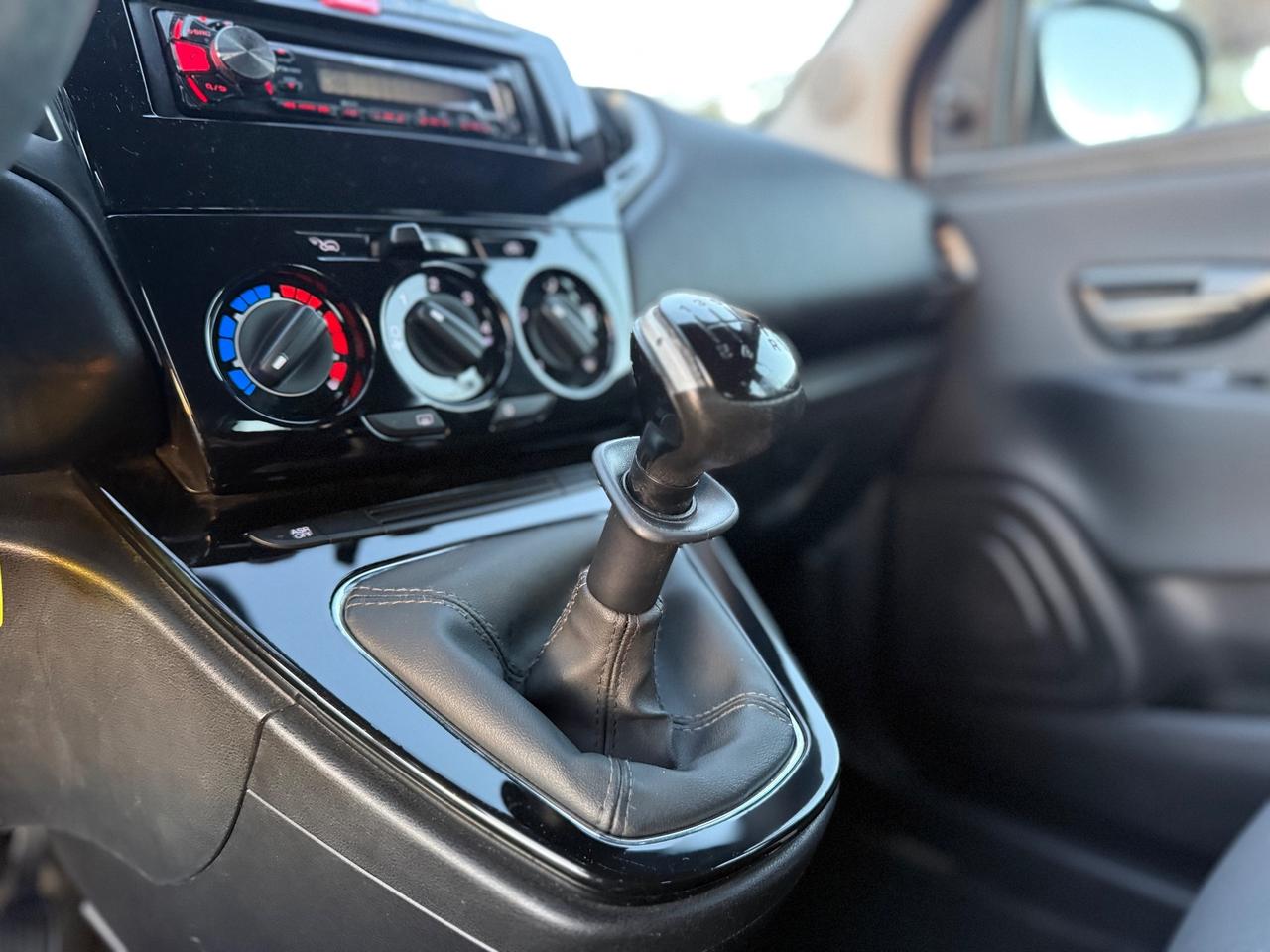 Lancia Ypsilon 1.2 69 CV 5 porte Elefantino
