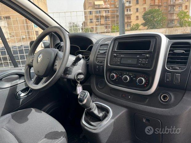 Renault Trafic 2.0 dCi 120CV Furgone anno 2020 SOL