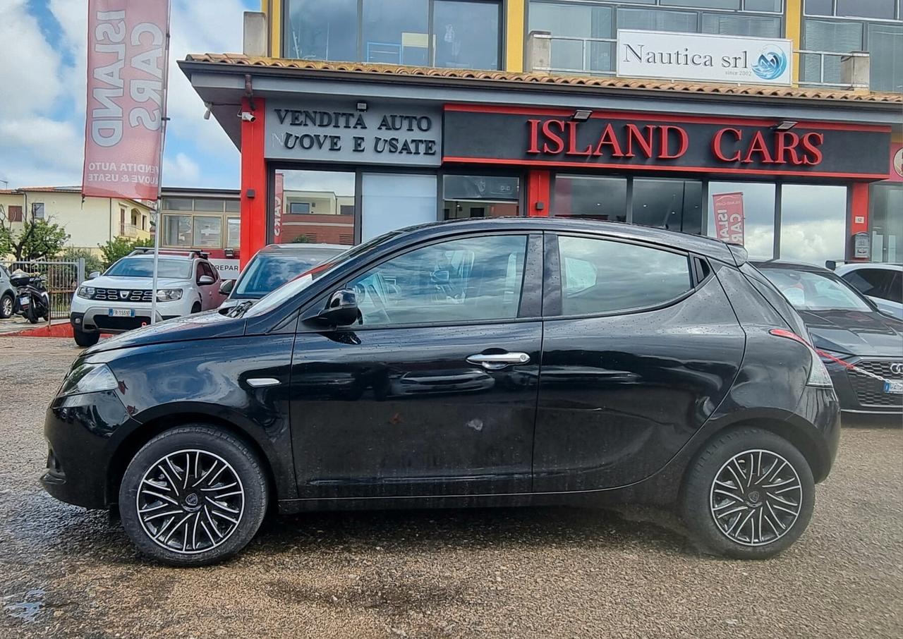 Lancia Ypsilon 1.0 Hybrid Gold