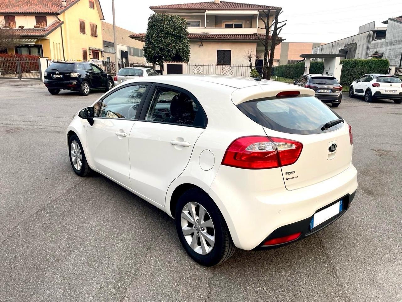 Kia Rio 1.2 CVVT 5p. EX per Neopatentati 2014