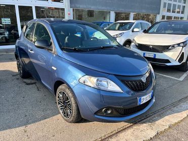 LANCIA Ypsilon 1.0 5 porte Hybrid Ecochic Gold xneo patentati