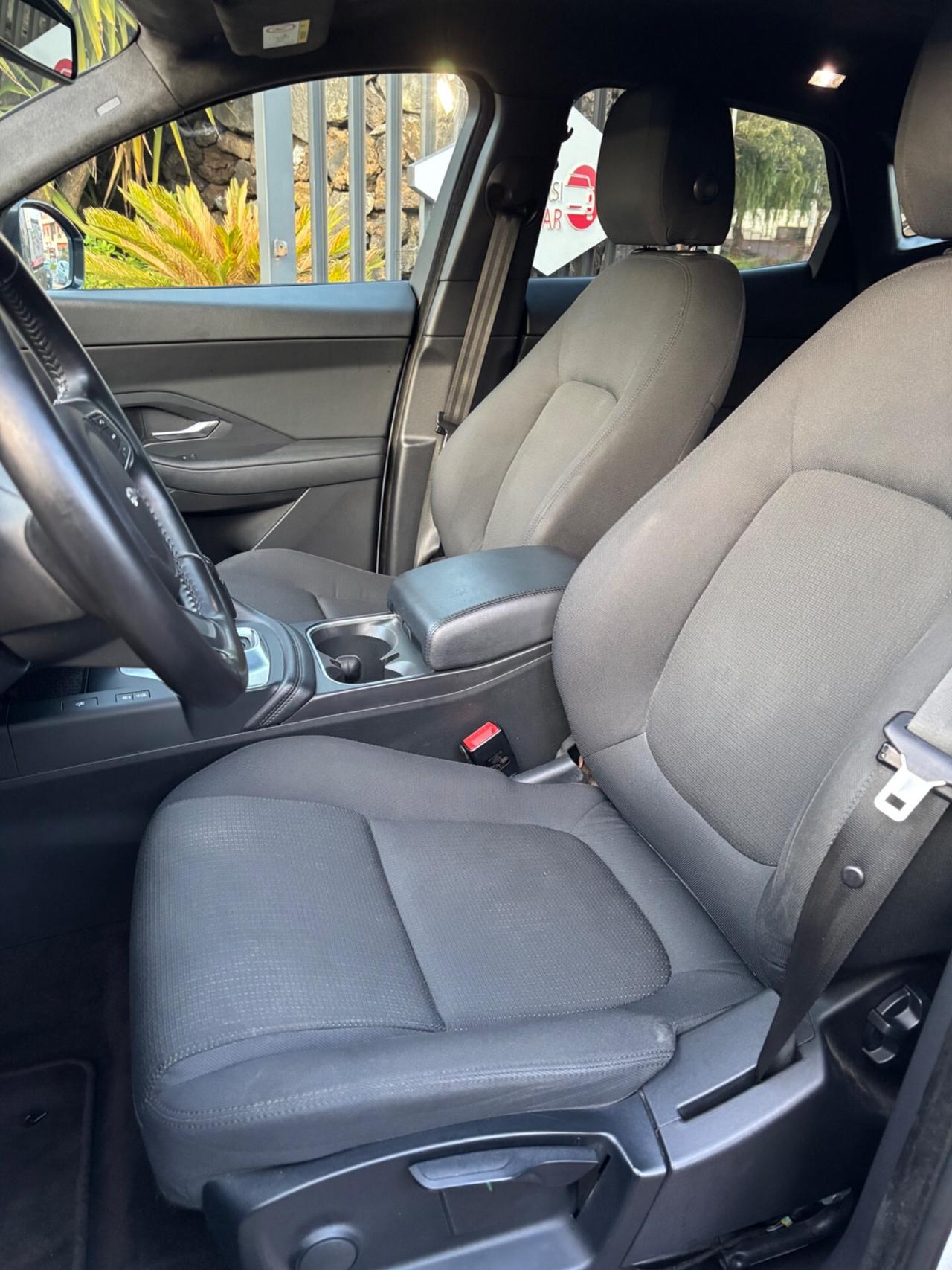 Jaguar E-Pace 2.0D 150 CV AWD aut. R-Dynamic HSE