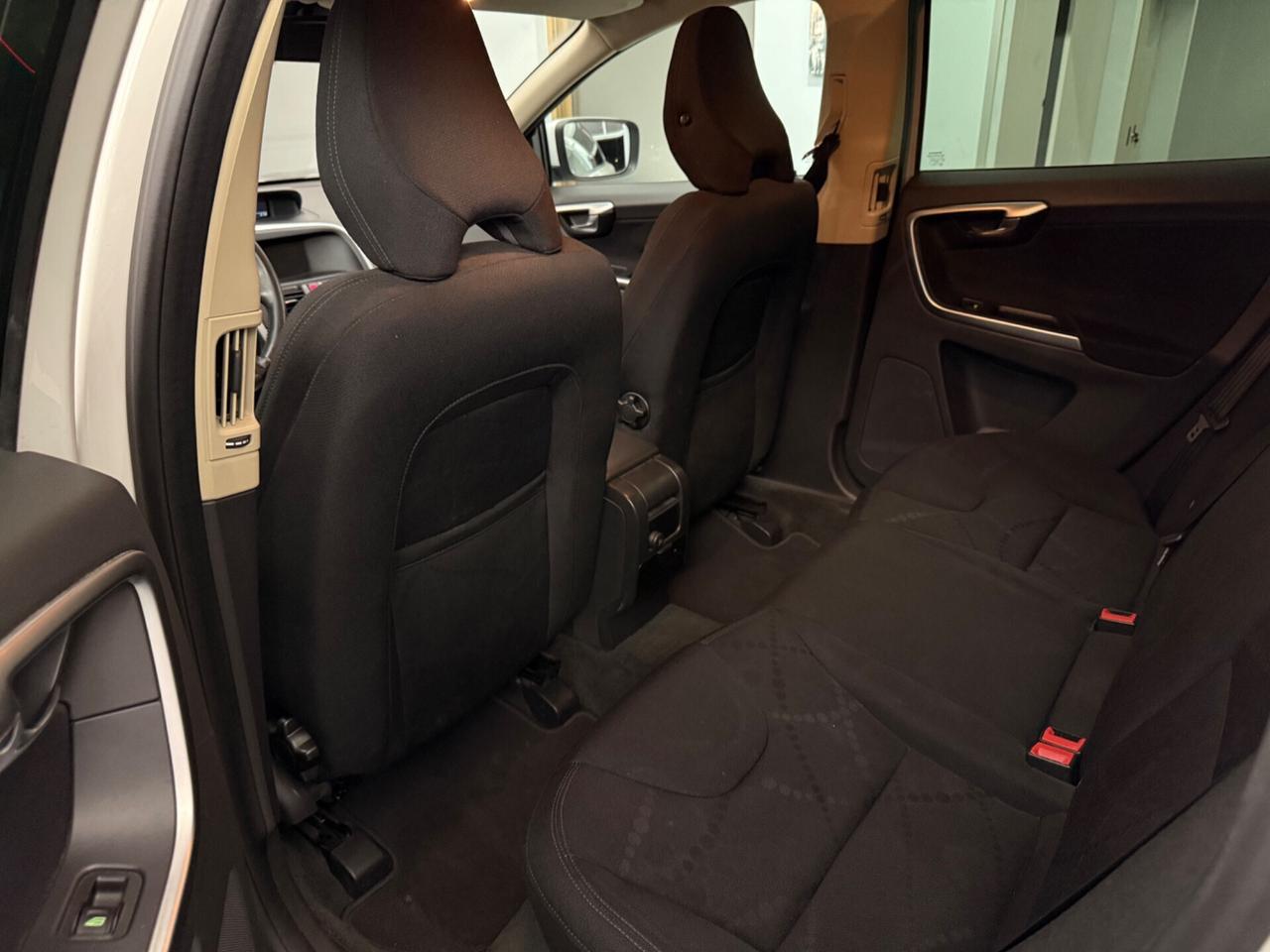 Volvo XC 60 XC60 2.4 D 175 CV FWD DRIVe Summum