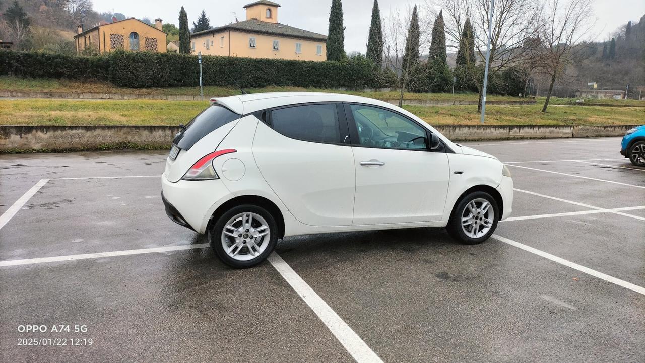 Lancia Ypsilon 1.2 69 CV Platinum