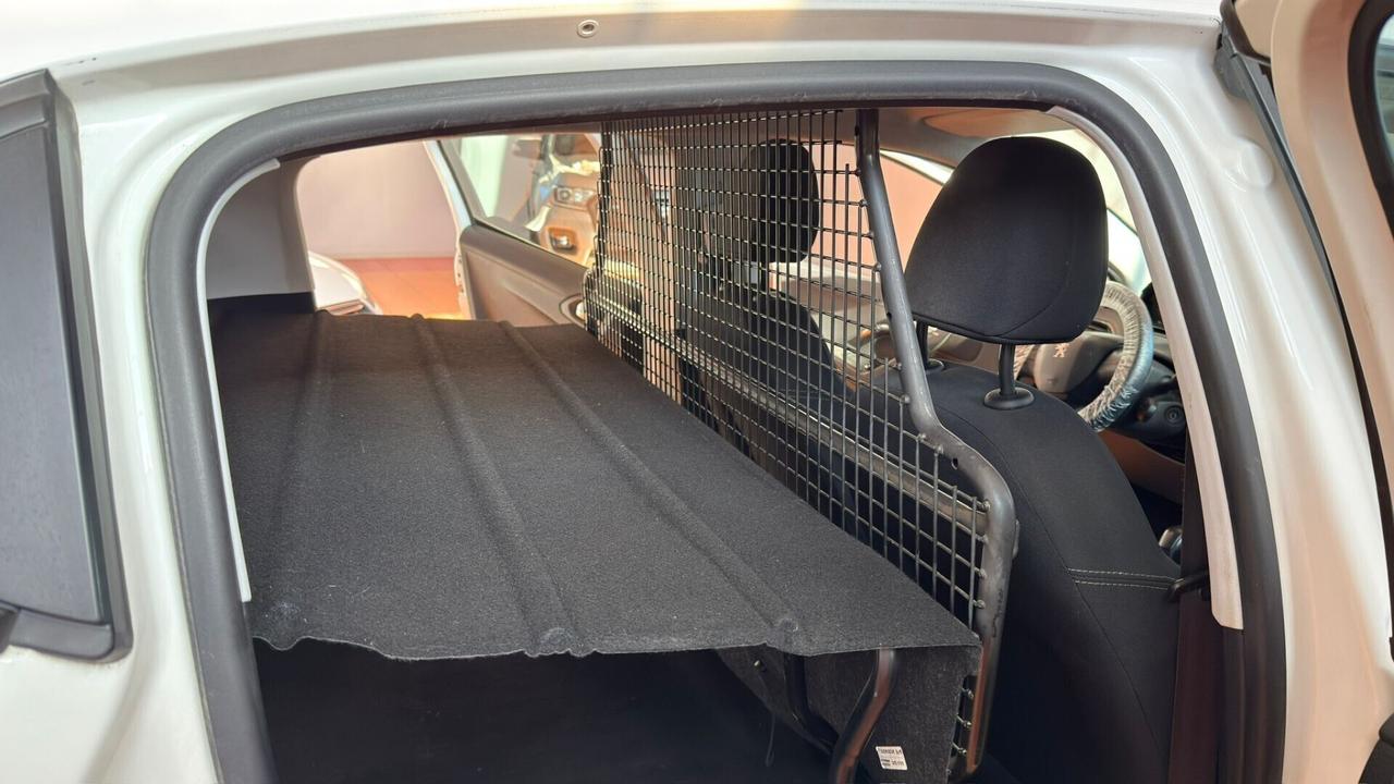 Peugeot 208 1.4 HDi 68 CV 5 porte Van