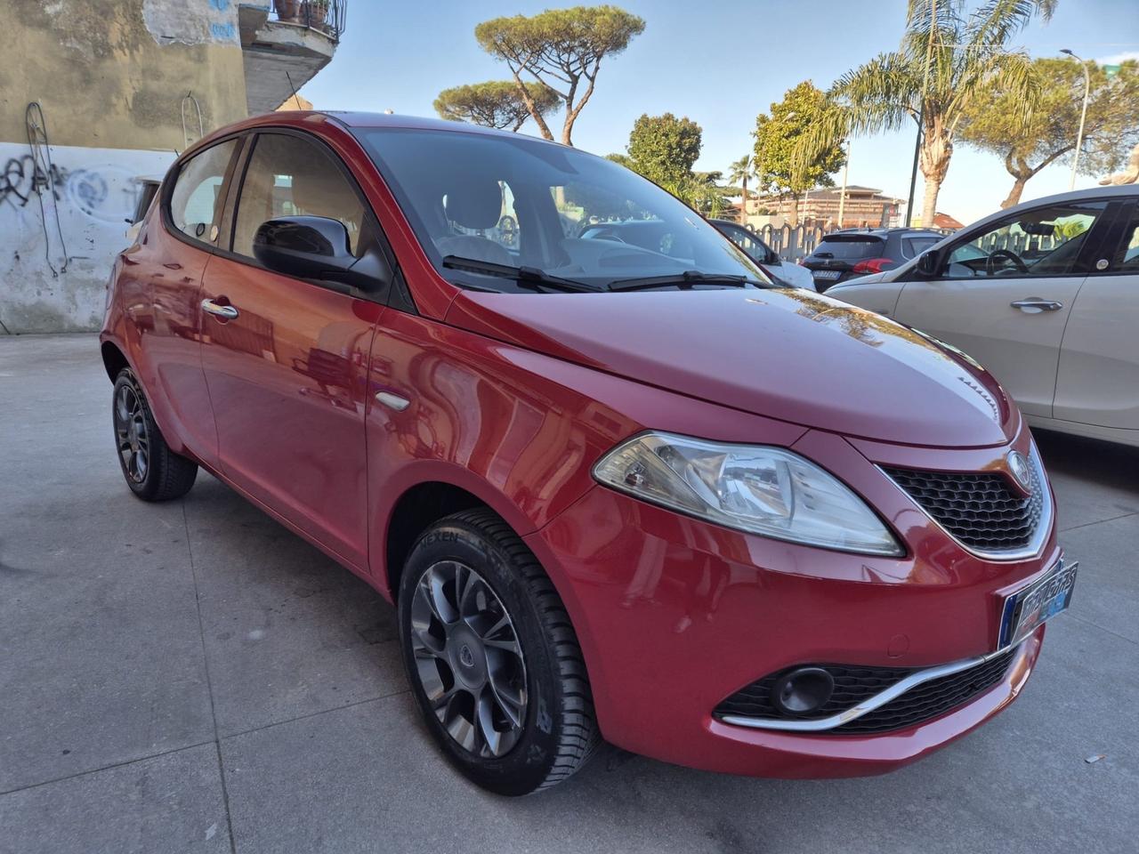 Lancia Ypsilon 0.9 TwinAir 85 CV 5 porte Metano Ecochic Platinum