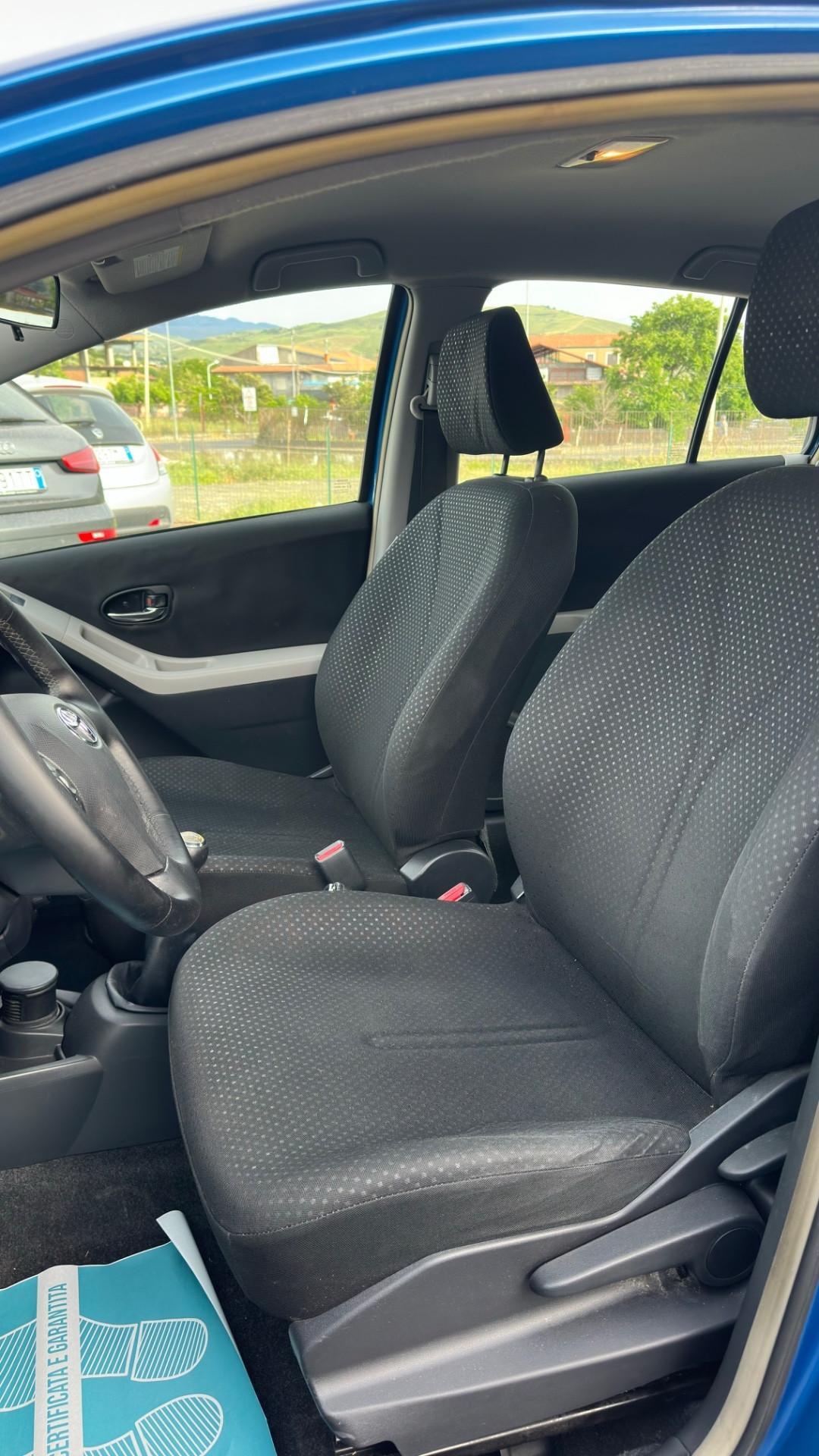 Toyota Yaris 1.0 5 porte