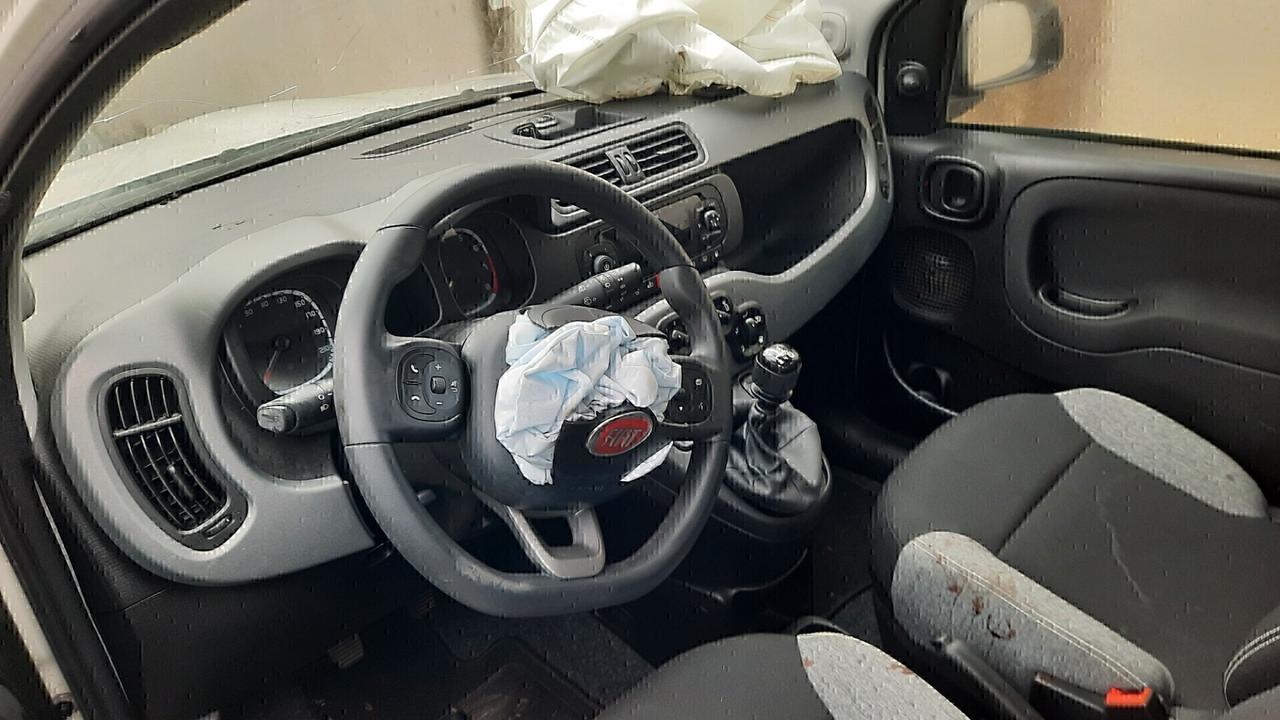 Fiat Panda 0.9 TwinAir Turbo Natural Power anno 2021 incidentata
