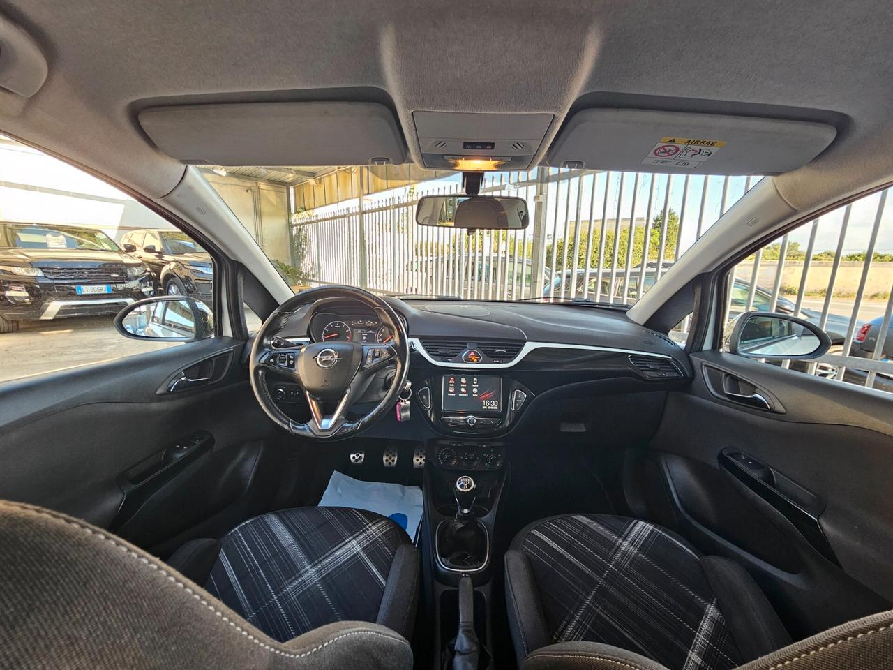 Opel Corsa 1.2 5 porte b-Color