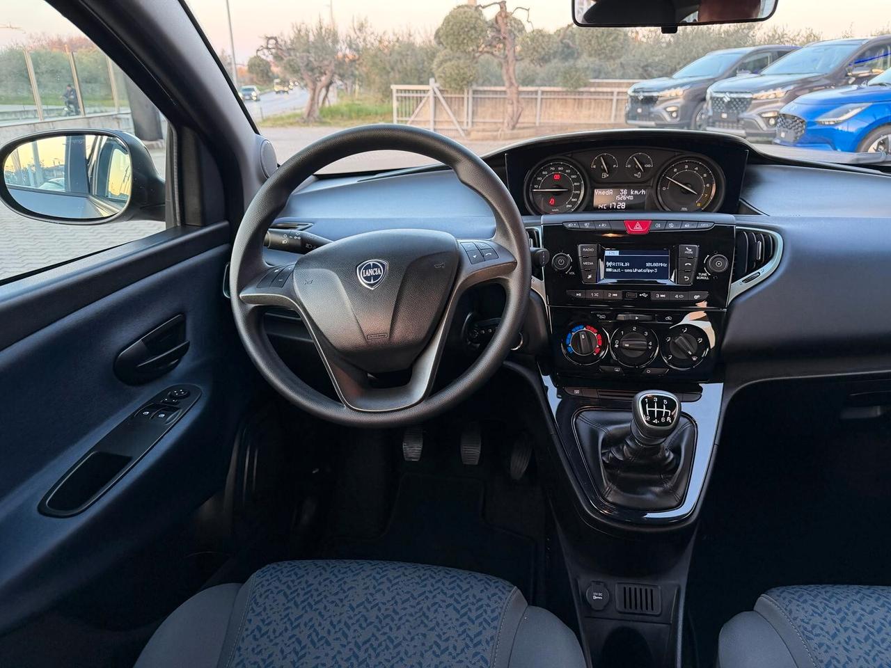 Lancia Ypsilon 1.0 FireFly 5 porte S&S Hybrid Silver