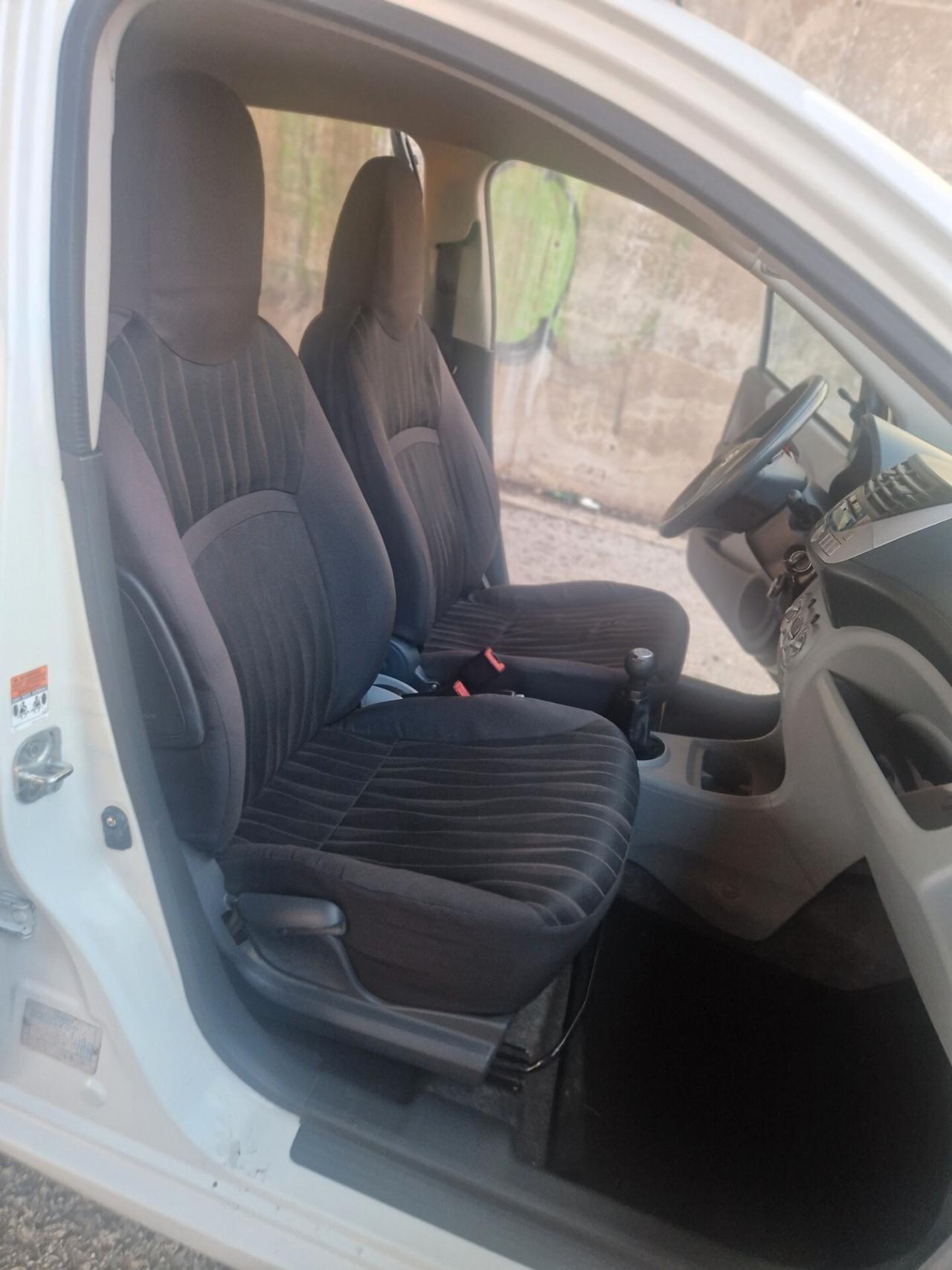 Nissan Pixo 1.0 5 porte GPL Eco Active