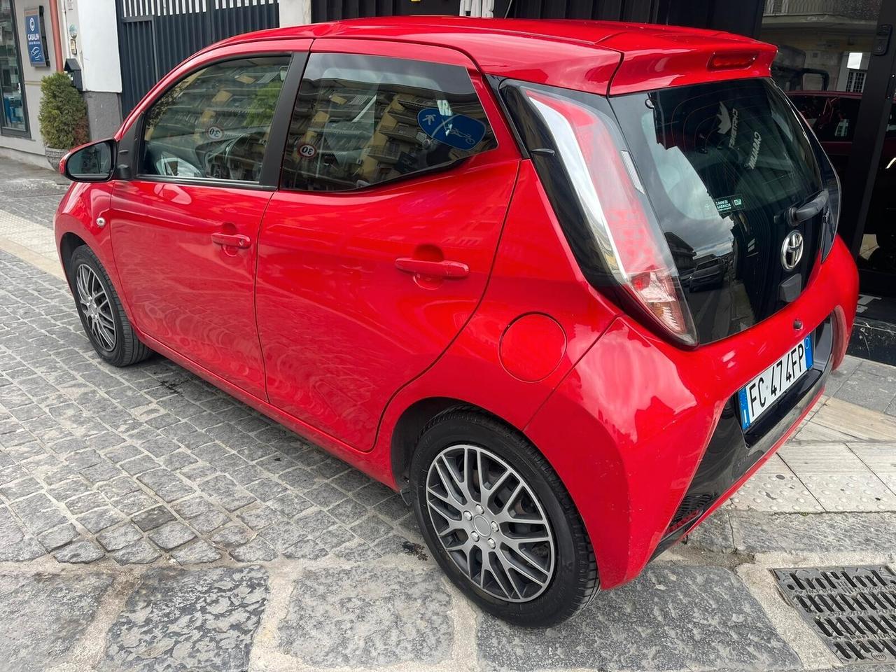Toyota Aygo 1.0 VVT-i 69 CV 5 porte x-cool