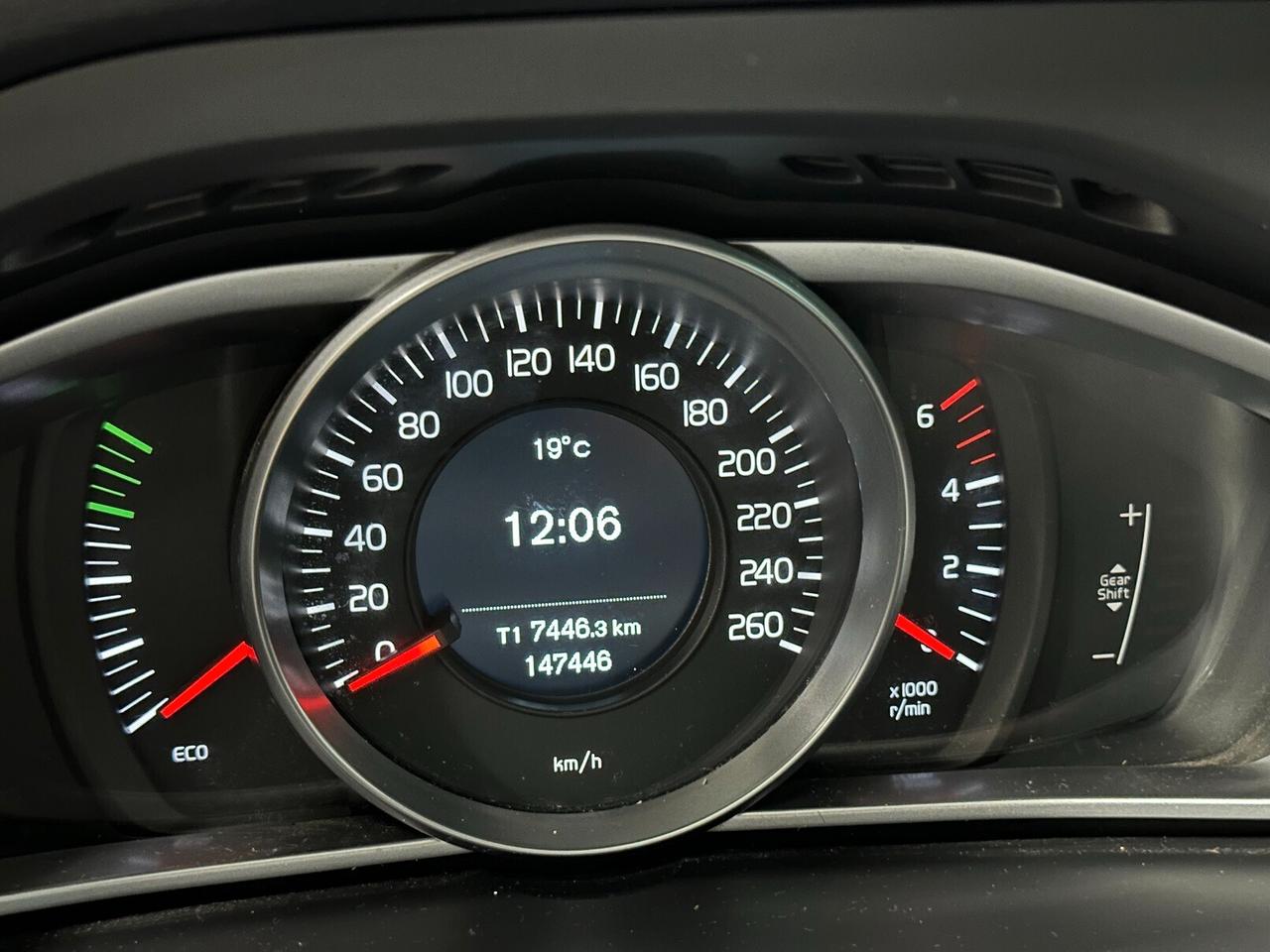 Volvo V40 1.6 D2 KINETIC - PER NEOPATENTATI