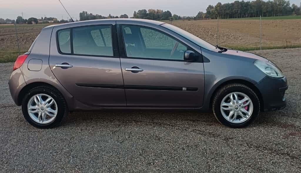 Renault Clio 1.2 16V 5 porte Le Iene