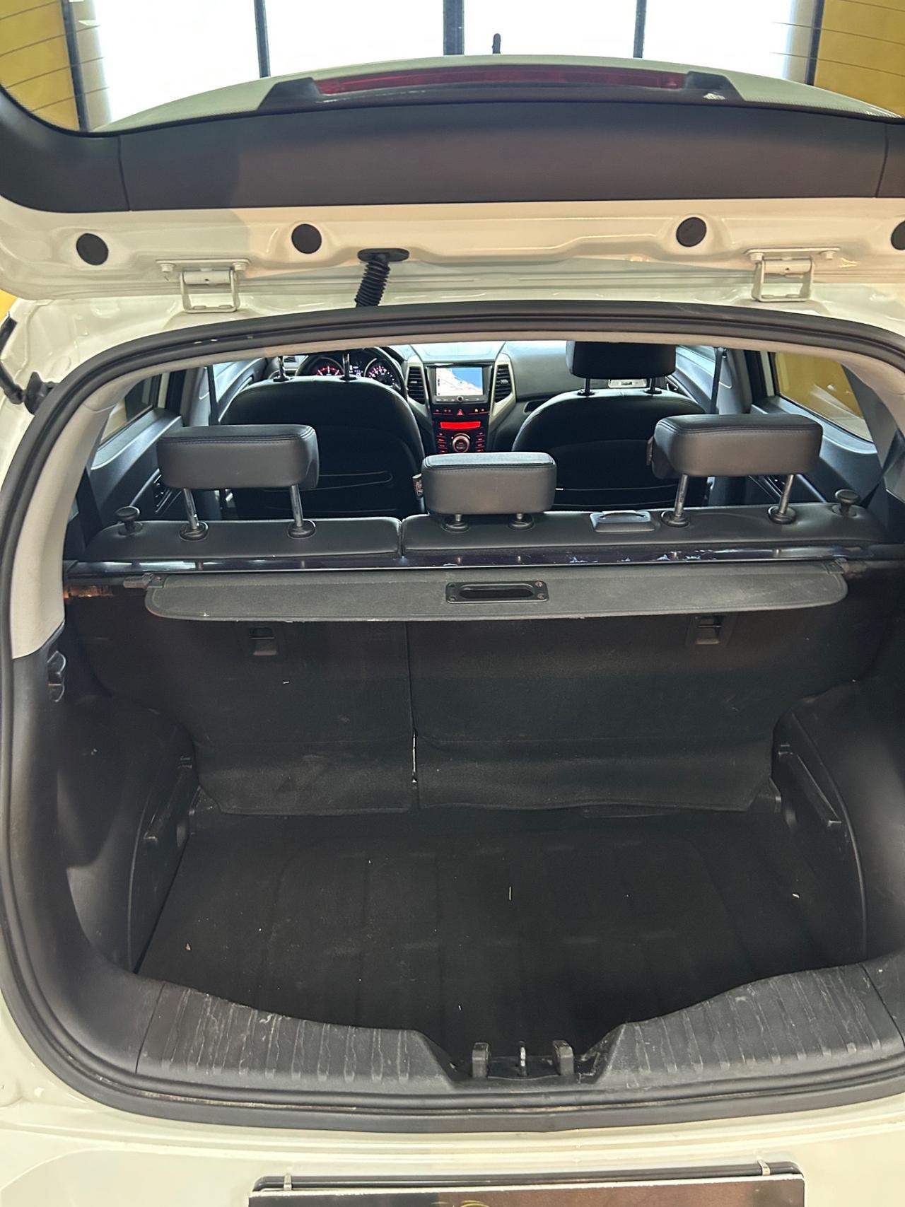 SSANGYONG TIVOLI 1.6d 116 cv “NAVI/RETRO/LED”-2017
