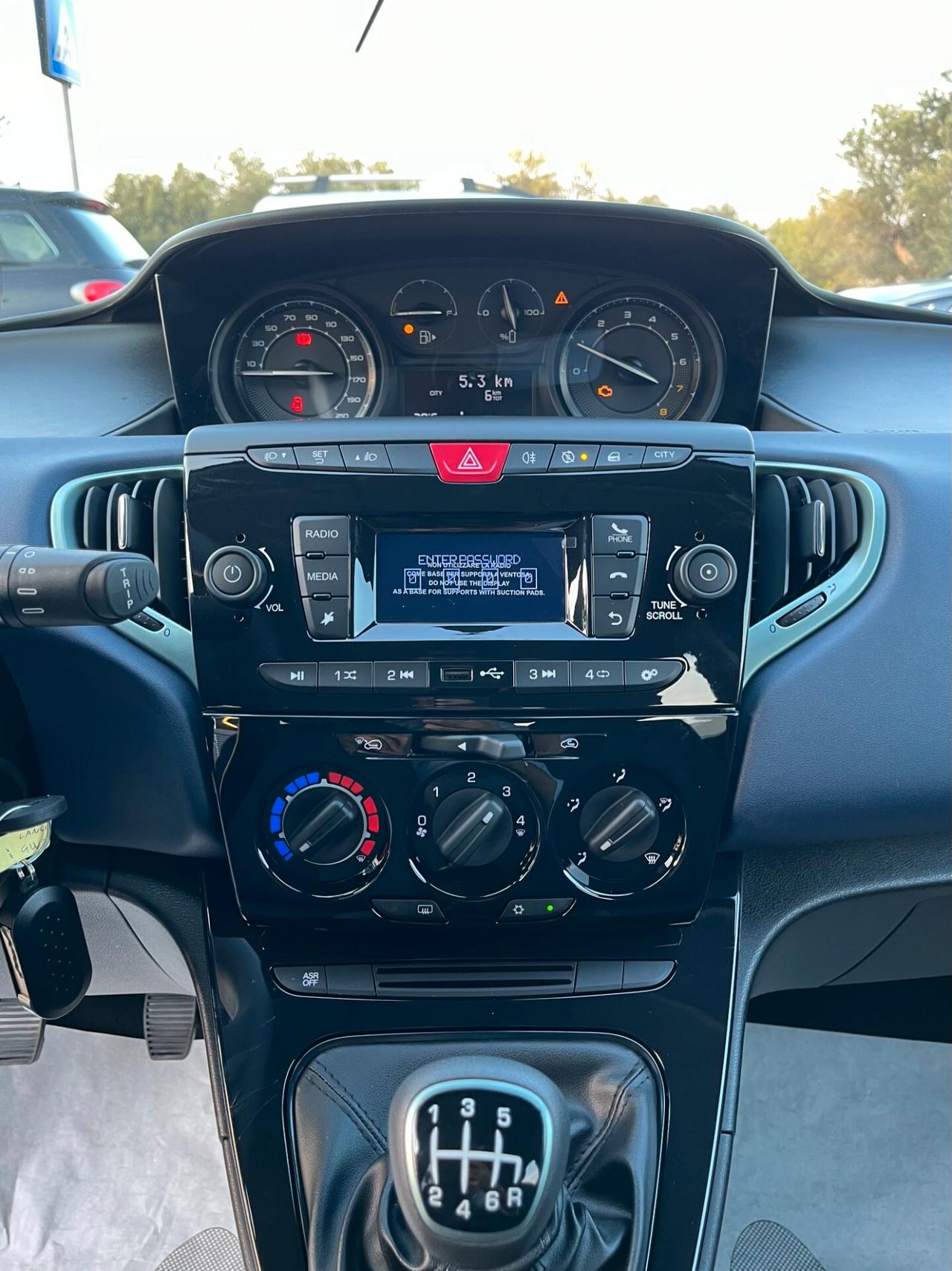 Lancia Ypsilon 1.0 FireFly 5 porte S&S Hybrid Oro Km0