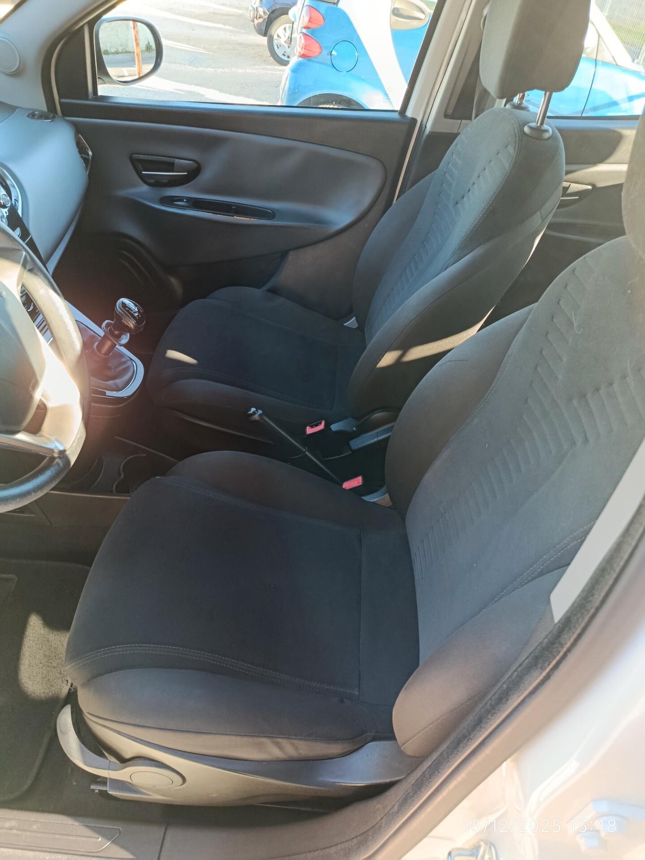 Lancia Ypsilon 0.9 TwinAir 85 CV 5 porte Metano Ecochic Gold