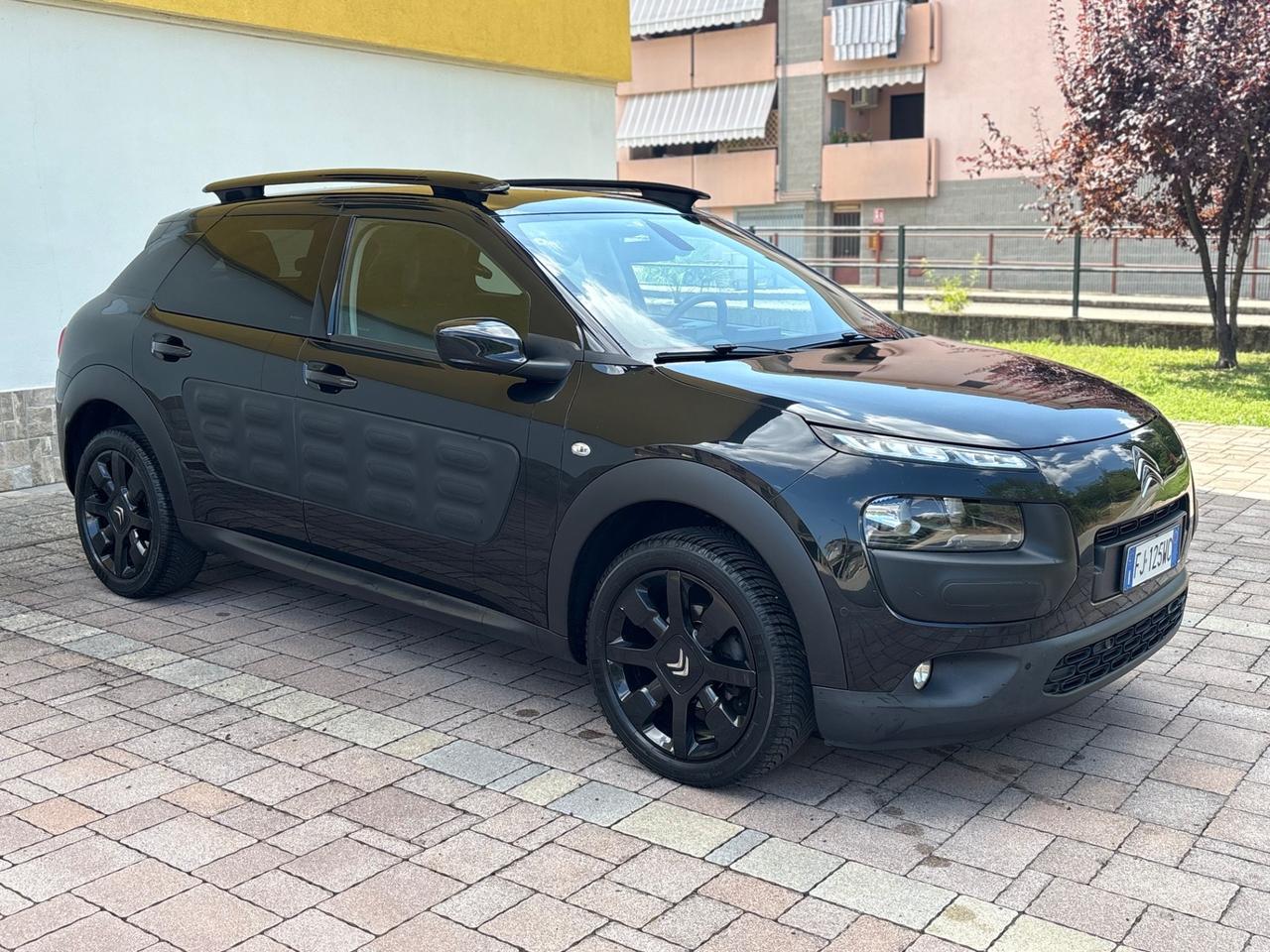 Citroen C4 Cactus BlueHDi 100 Shine Just Black