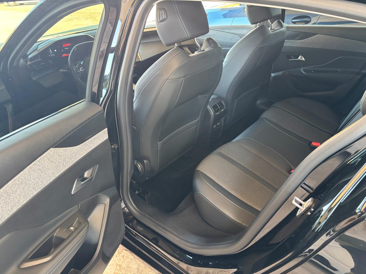 Peugeot 308 BlueHDi 130 S&S EAT8 Allure-2022
