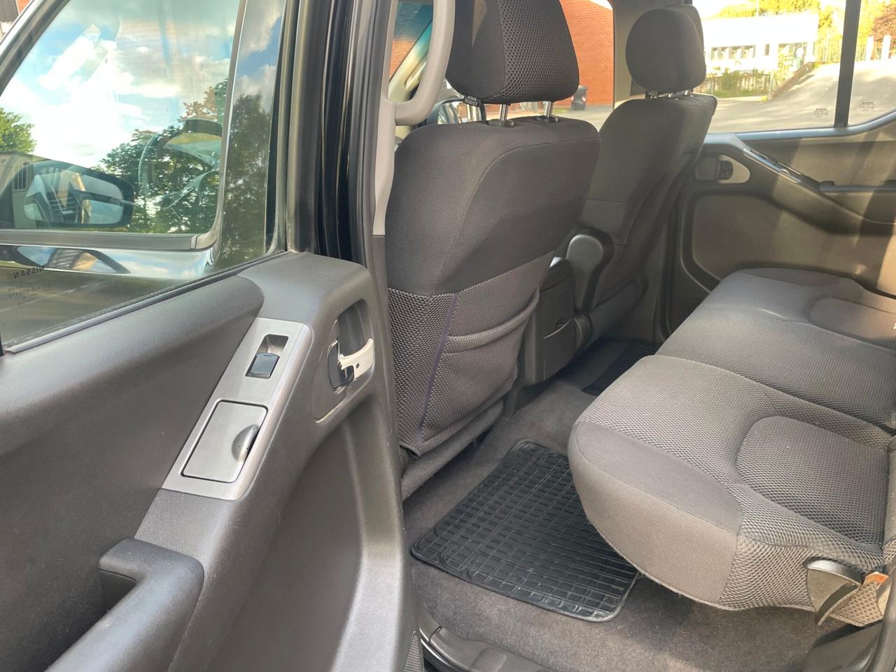 Nissan Navara 2.5 dCi 4 porte Double Cab LE HARD TOP