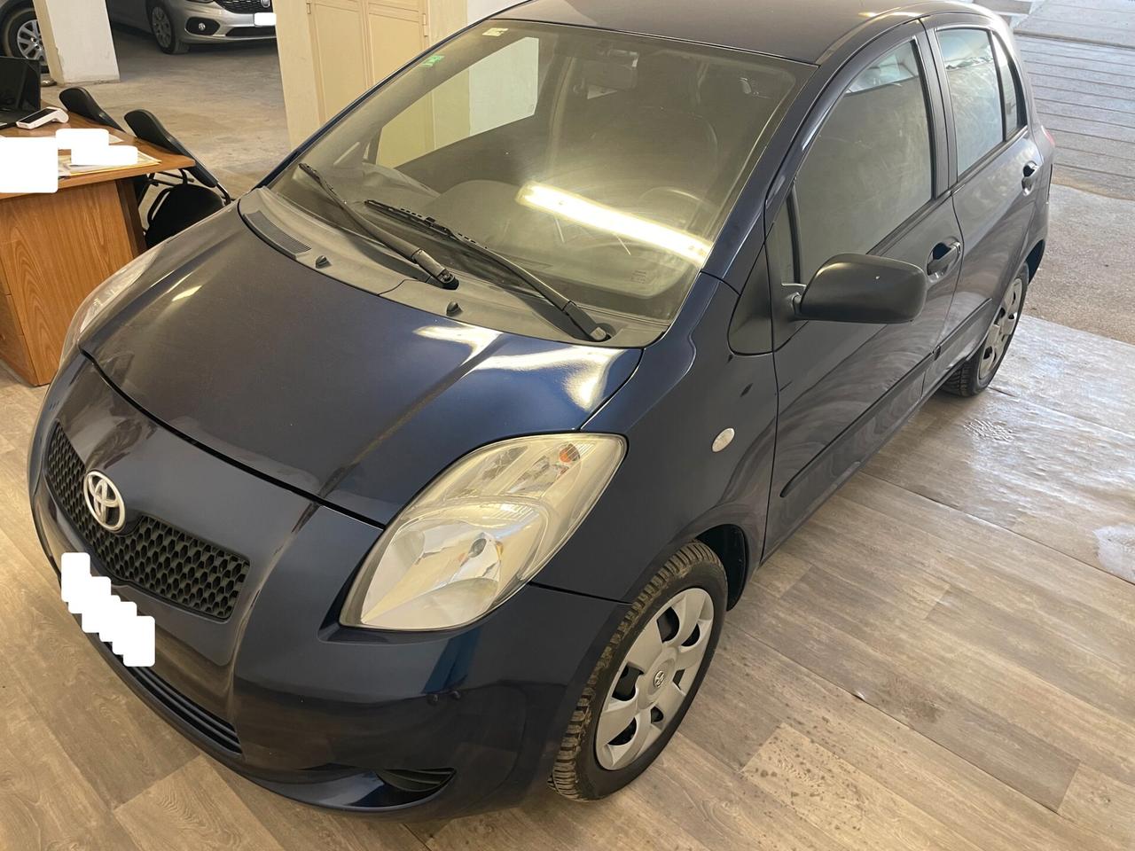 Toyota Yaris 1.0 5 porte Now FULL TAGLIANDATA NEOPATENTATI