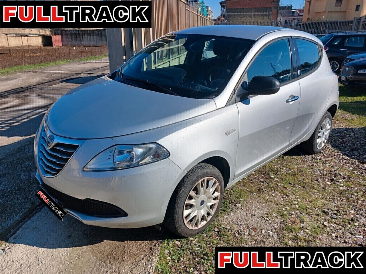 Lancia Ypsilon 0.9 TwinAir 85 CV 5 porte Metano Ecochic Silver