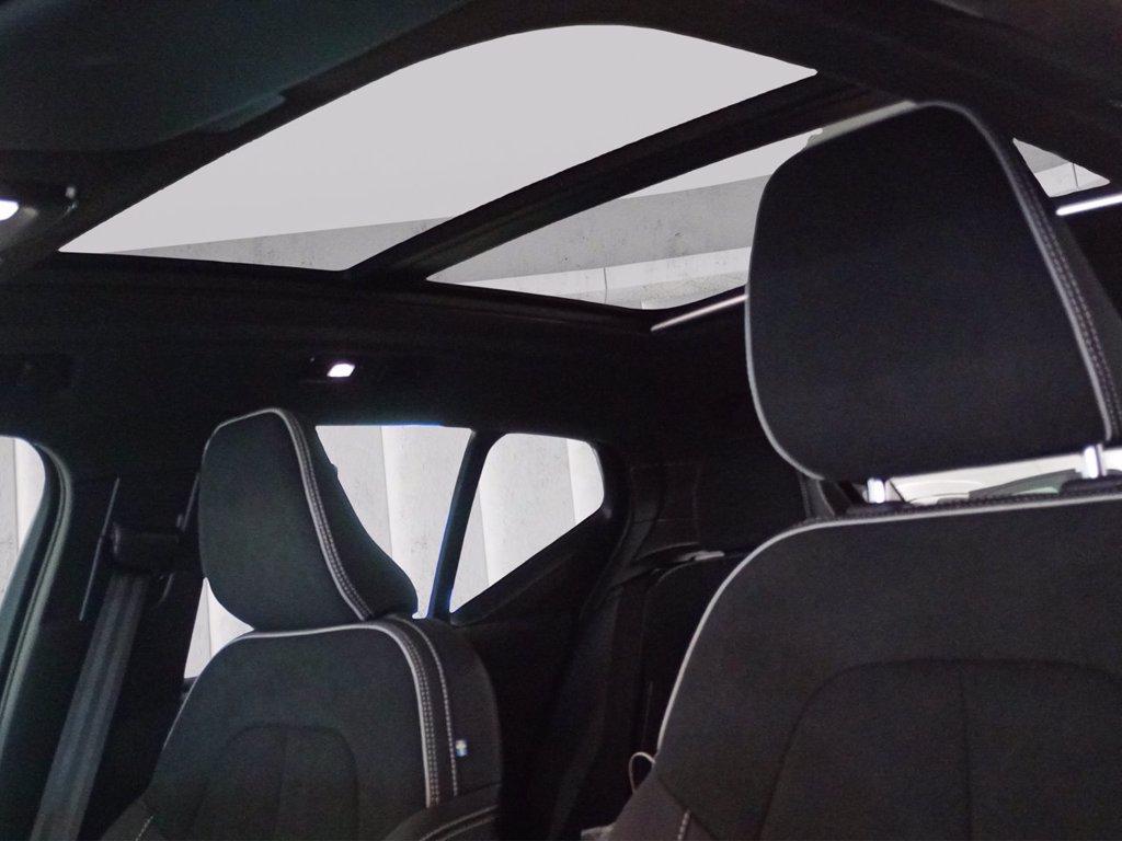 VOLVO XC40 2.0 b3 Ultra Black Edition auto del 2025