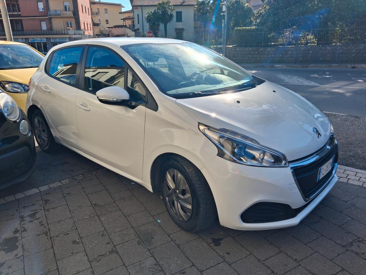 Peugeot 208 BlueHDi 75 5 porte Allure