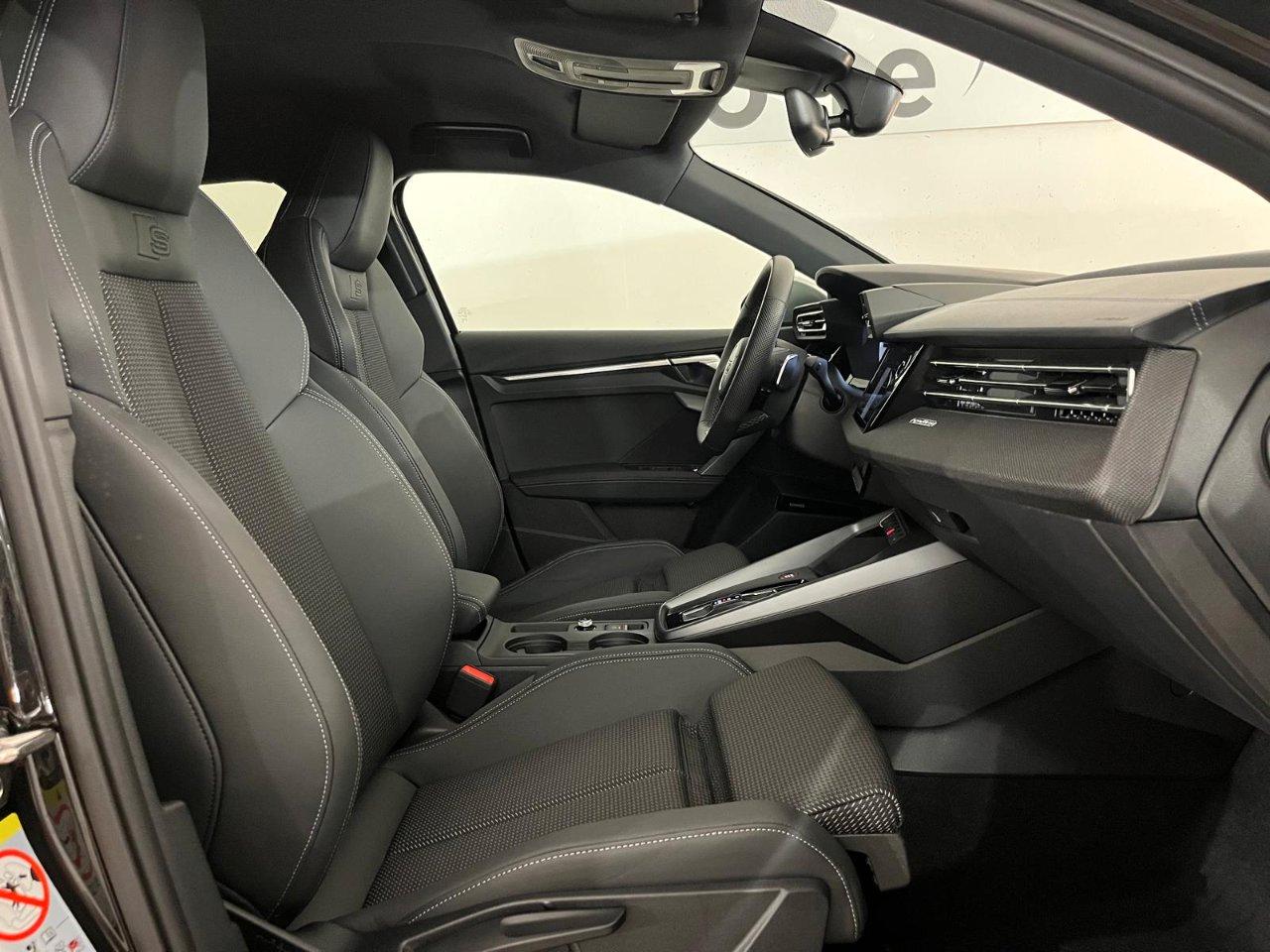 Audi S3 Sportback 2.0 tfsi quattro s-tronic AKRAPOVIC