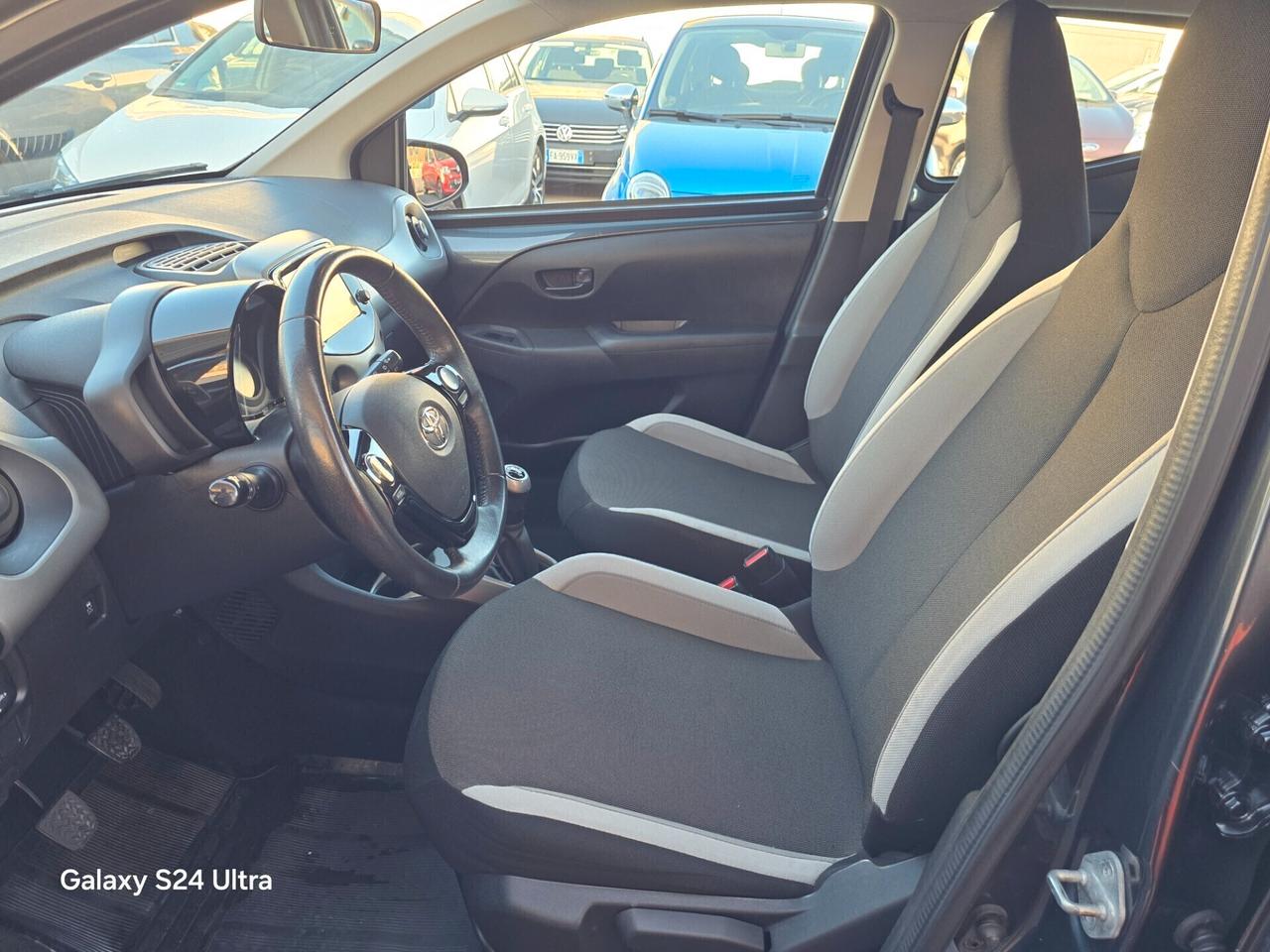 Toyota Aygo 1.0 VVT-i 69 CV 5 porte x-cool