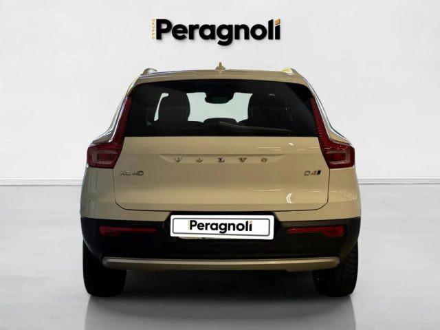 VOLVO XC40 D4 AWD MOMENTUM AUTOMATICA