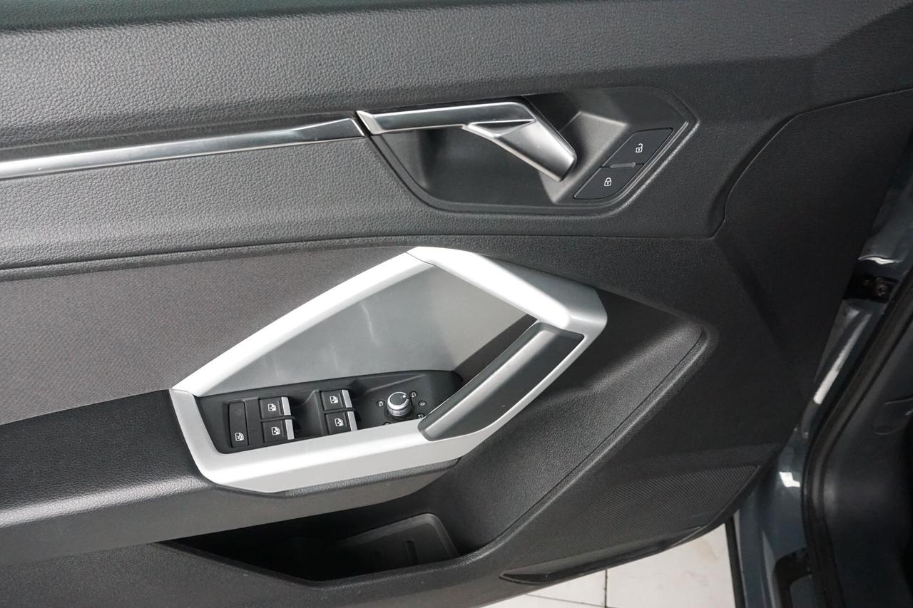 Audi Q3 35 TDI Business