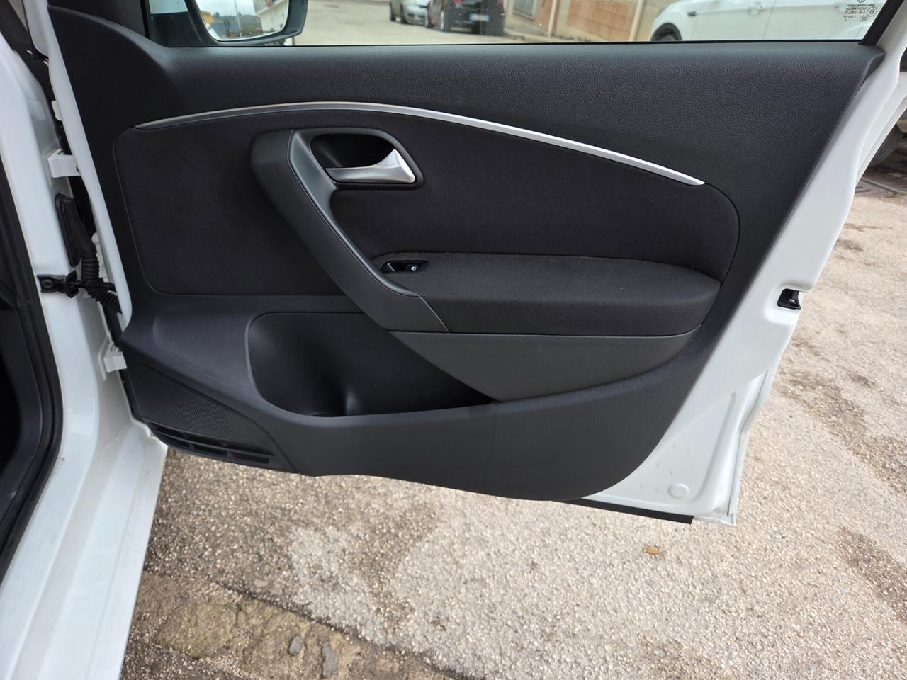 VW POLO ANNO 2014 RESTYLING KM 110000 CERTIFICATI