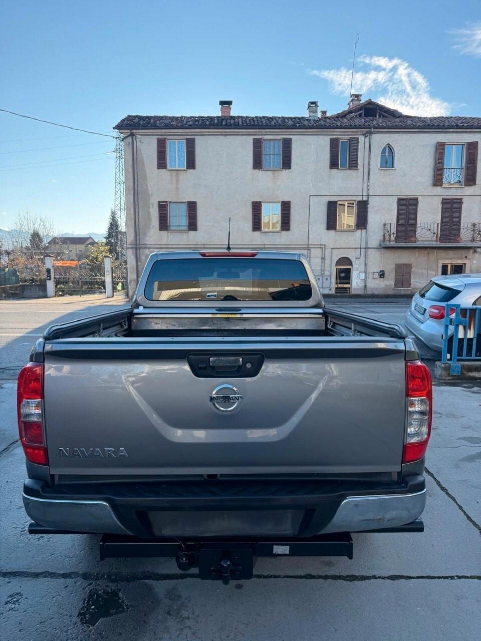 Nissan Navara 2.3 dCi 4WD King Cab Acenta