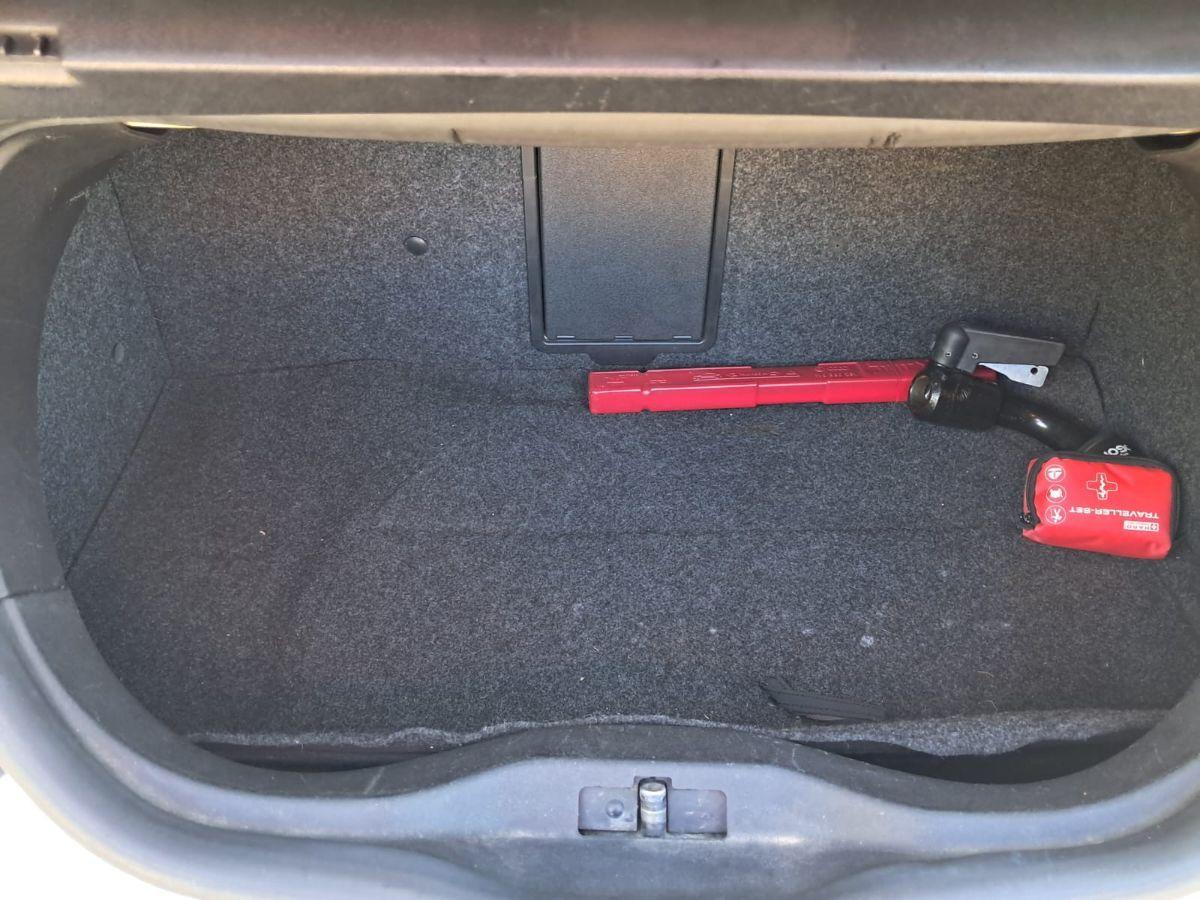 VOLKSWAGEN - New Beetle Cabrio - 1.6 Cabrio