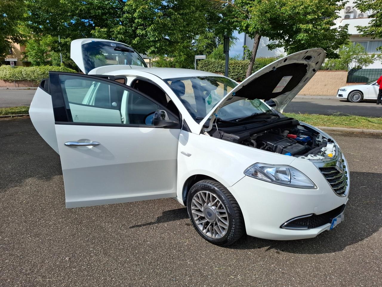 Lancia Ypsilon 1.2 69 CV 5 porte GPL Ecochic Gold