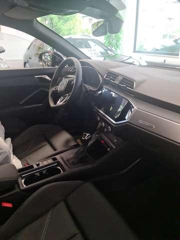 Audi Q3 Q3 40 2.0 tdi Identity Black 4X4 193cv s-tr. 20"