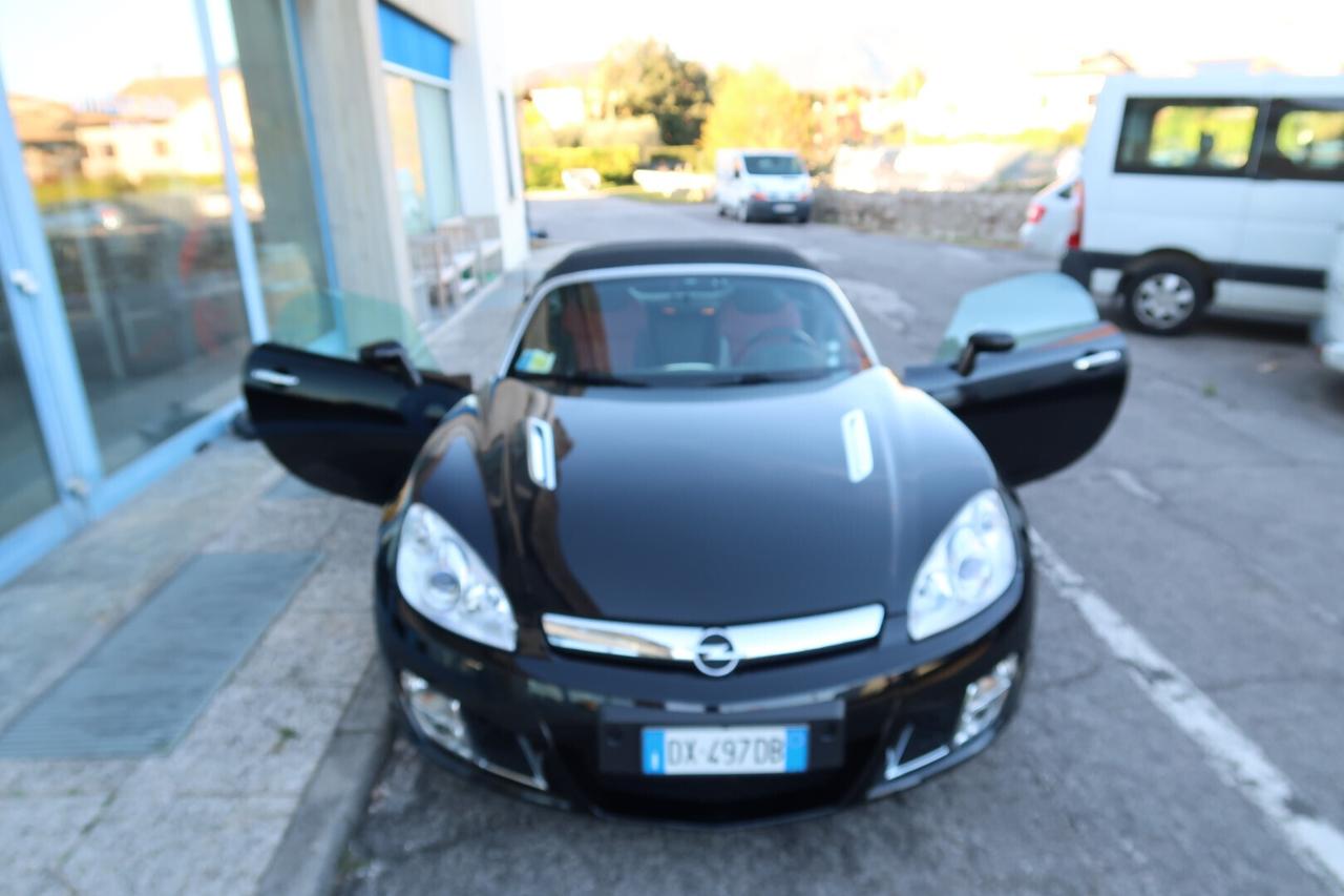 Opel GT 2.0 Turbo 16V