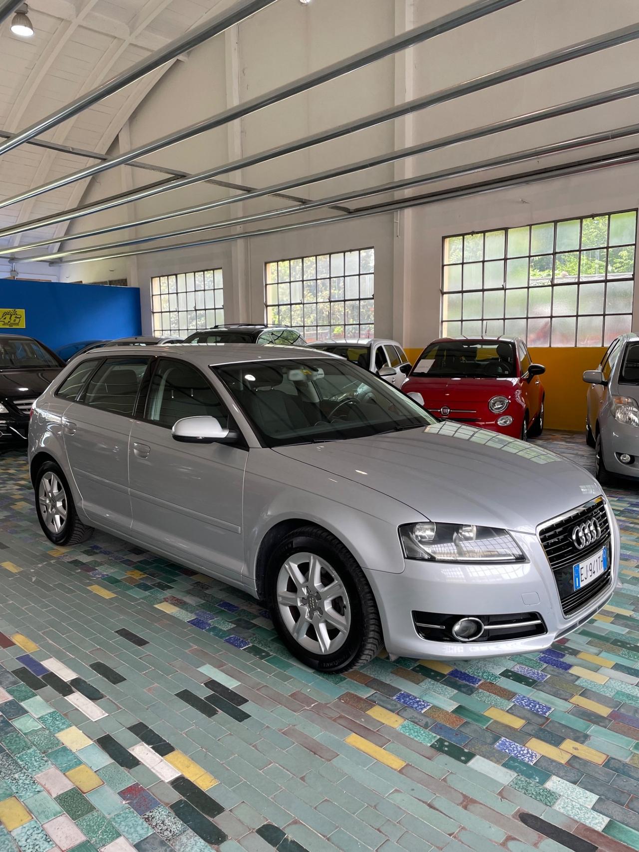 Audi A3 SPB 1.6 TDI 105 CV TAGLIANDI CERTIFICATI