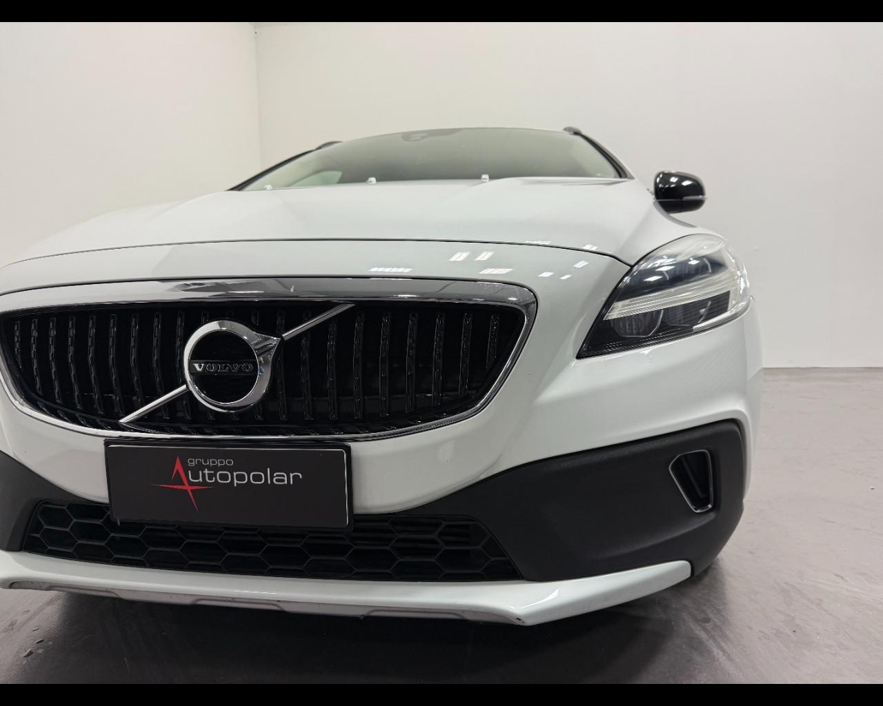 VOLVO V 40 2.0 D2 CROSS COUNTRY BUSINESS MY 17