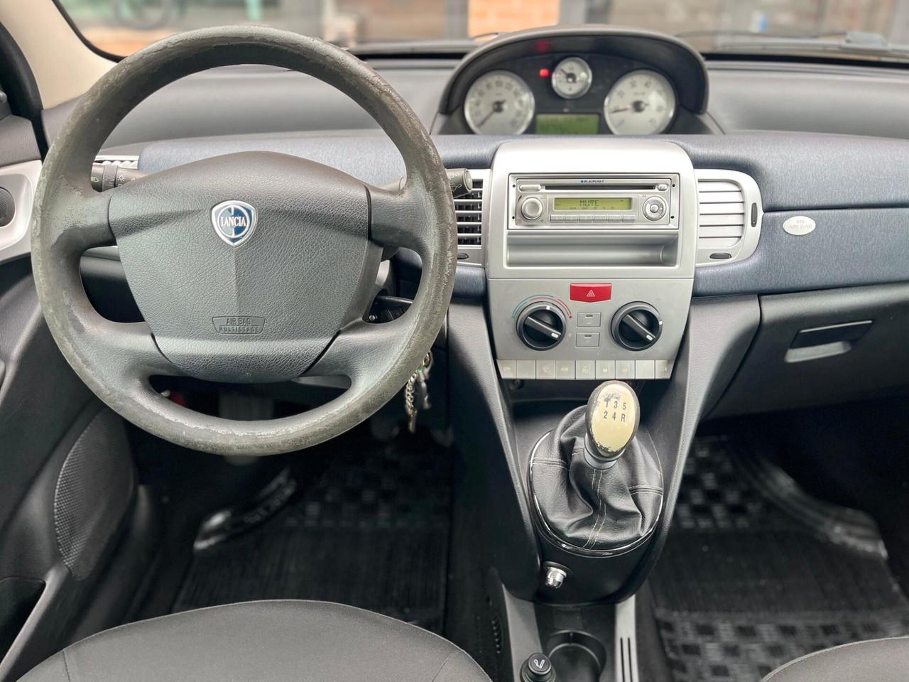 Lancia Ypsilon 1.2 8v