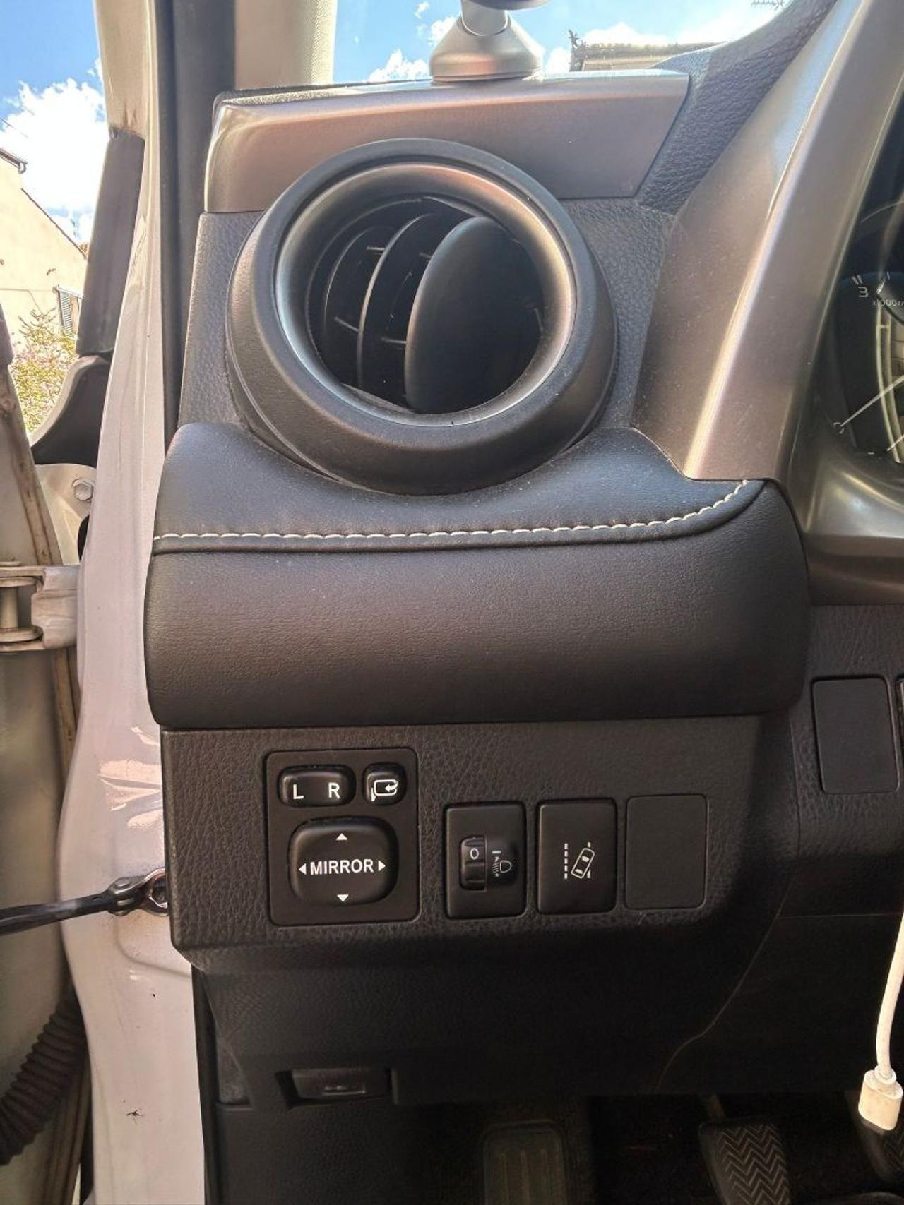 Toyota RAV 4 RAV4 2.0 D-4D 2WD Business