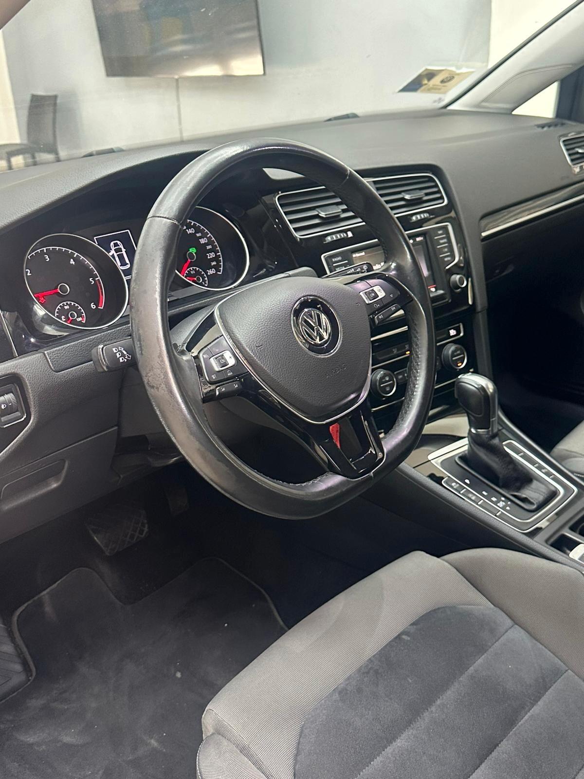 Volkswagen Golf Business 1.6 TDI DSG BlueMotion