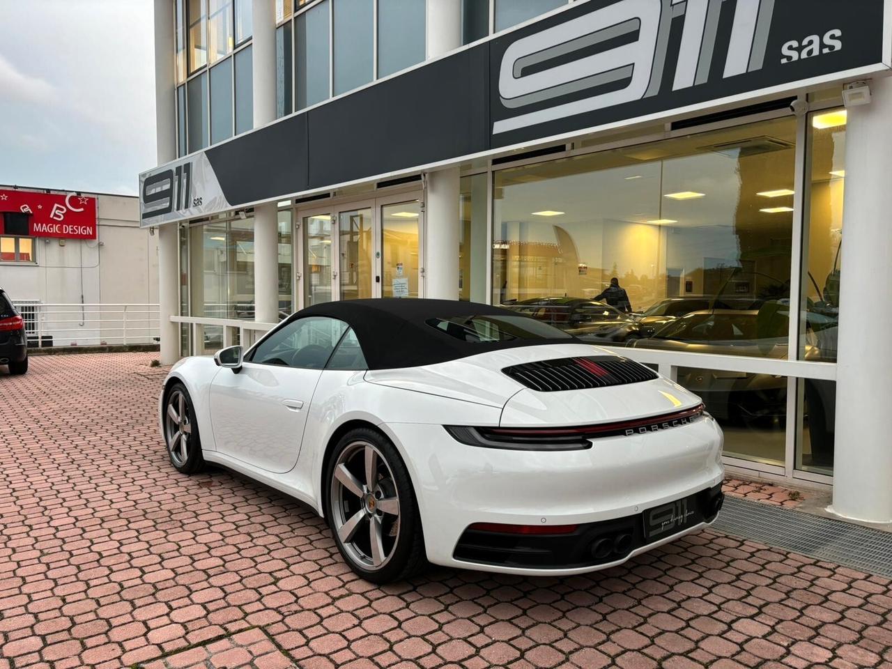 Porsche 911 Carrera 4 Cabriolet