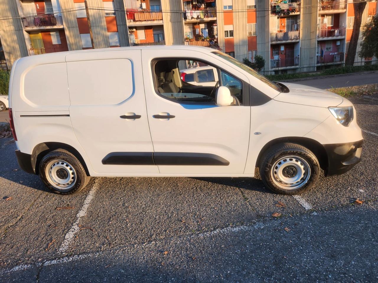 Opel combo 1.5 D unipro km autostradali fatturabile