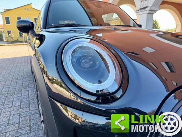 MINI Cooper 1.5 Cooper Classic Piano Black exterior