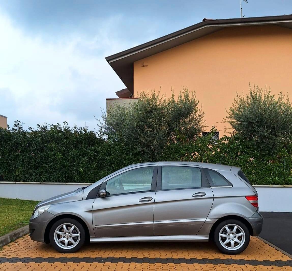 Mercedes-benz B 180 D Unipropr.